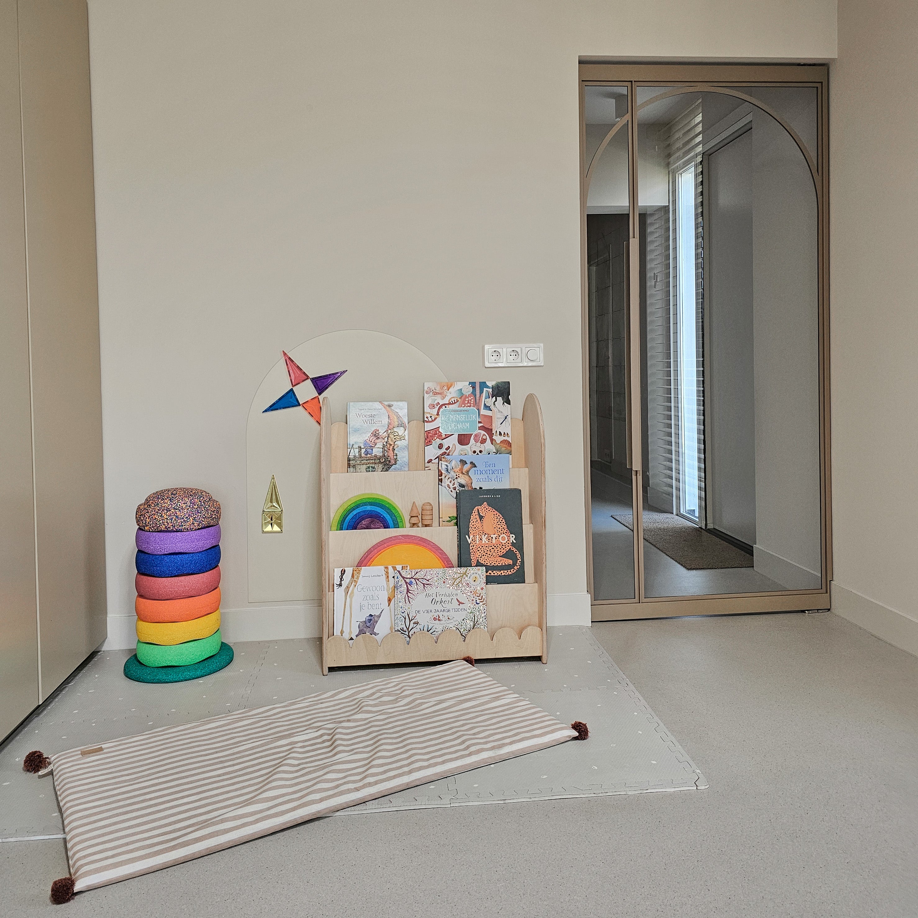 Bubble Montessori reol til børneværelse | 4 trin - blank