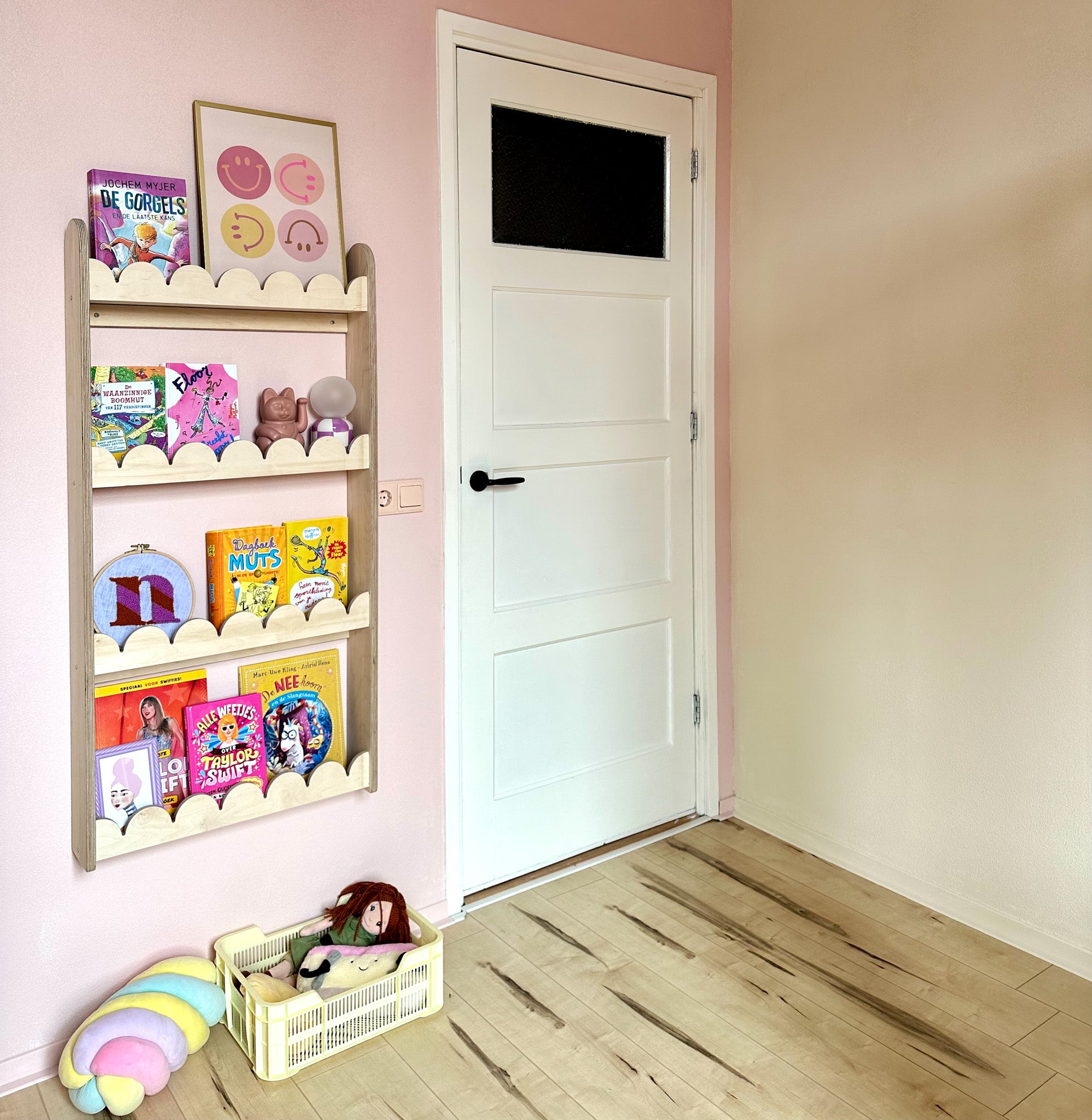 Bubble Montessori reol til børneværelse | 4 planker - blanke