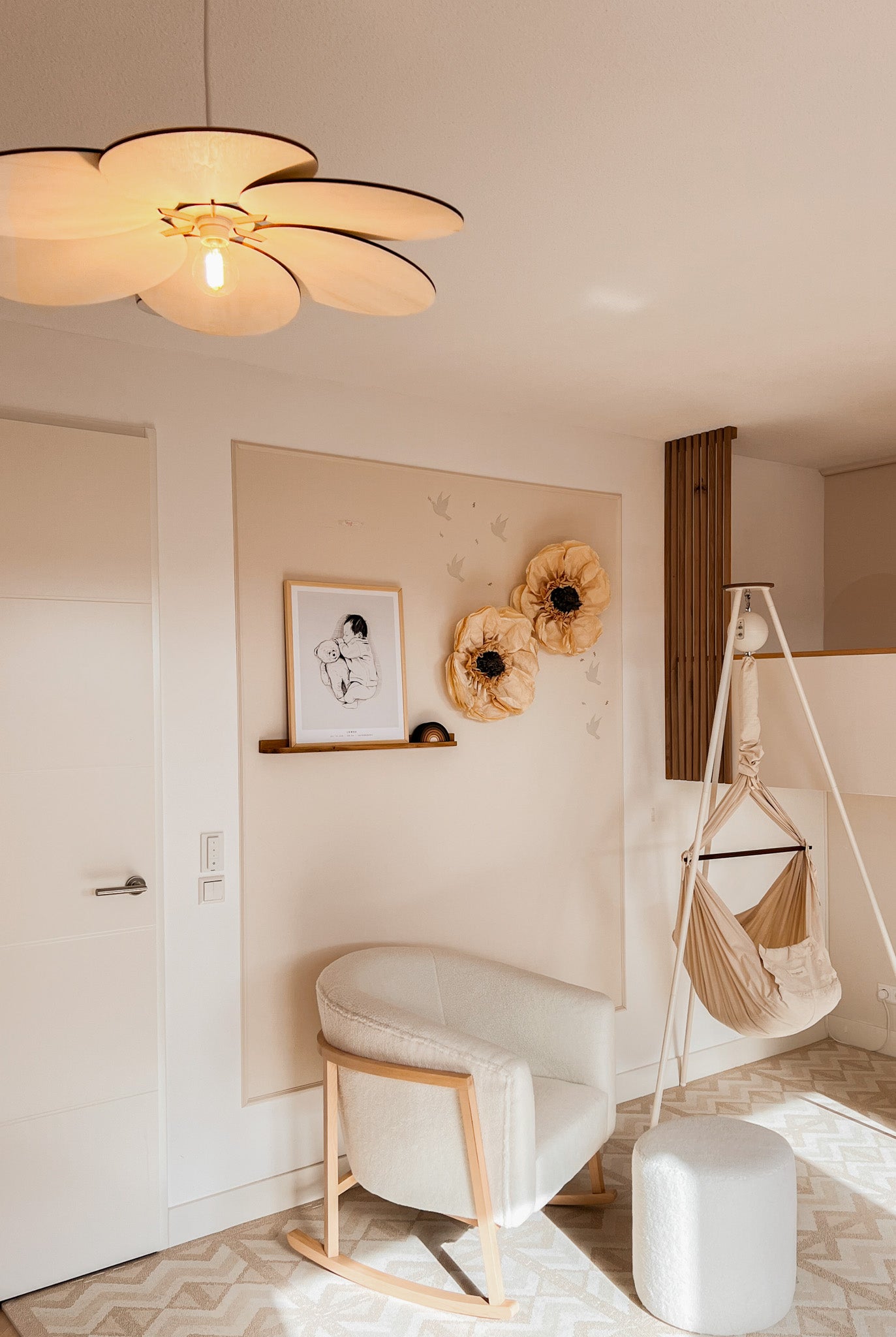 Træhængelampe til børneværelse | Blomst - blank