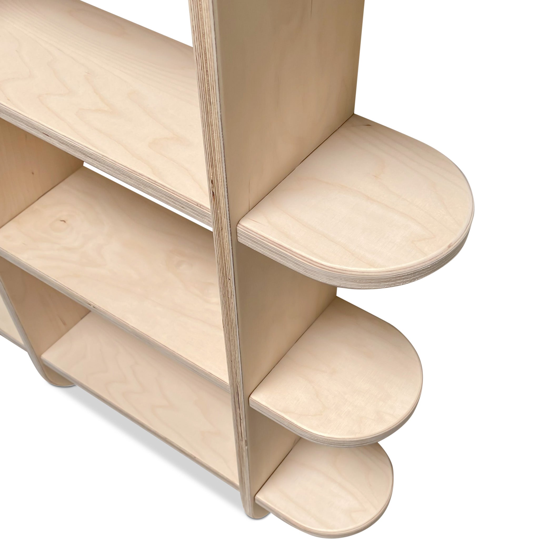 Rundt montessori bogvægskab til børneværelse | Reol med 6 hylder - klar