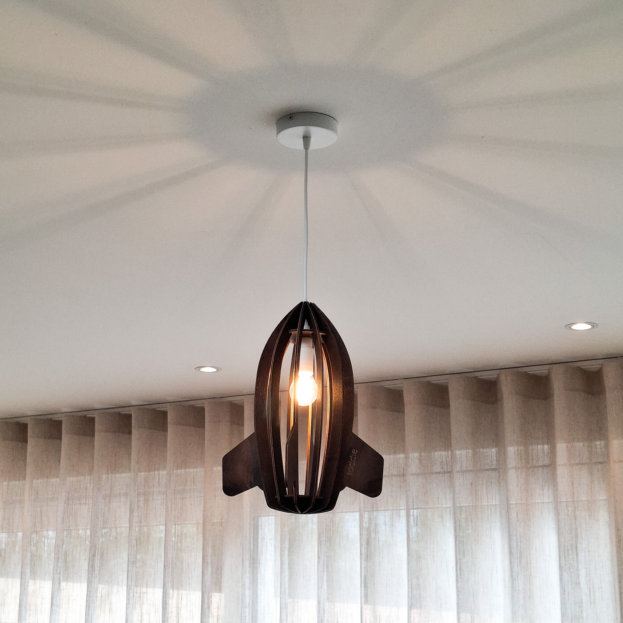 Træhængelampe til børneværelse | Raket - Wengé