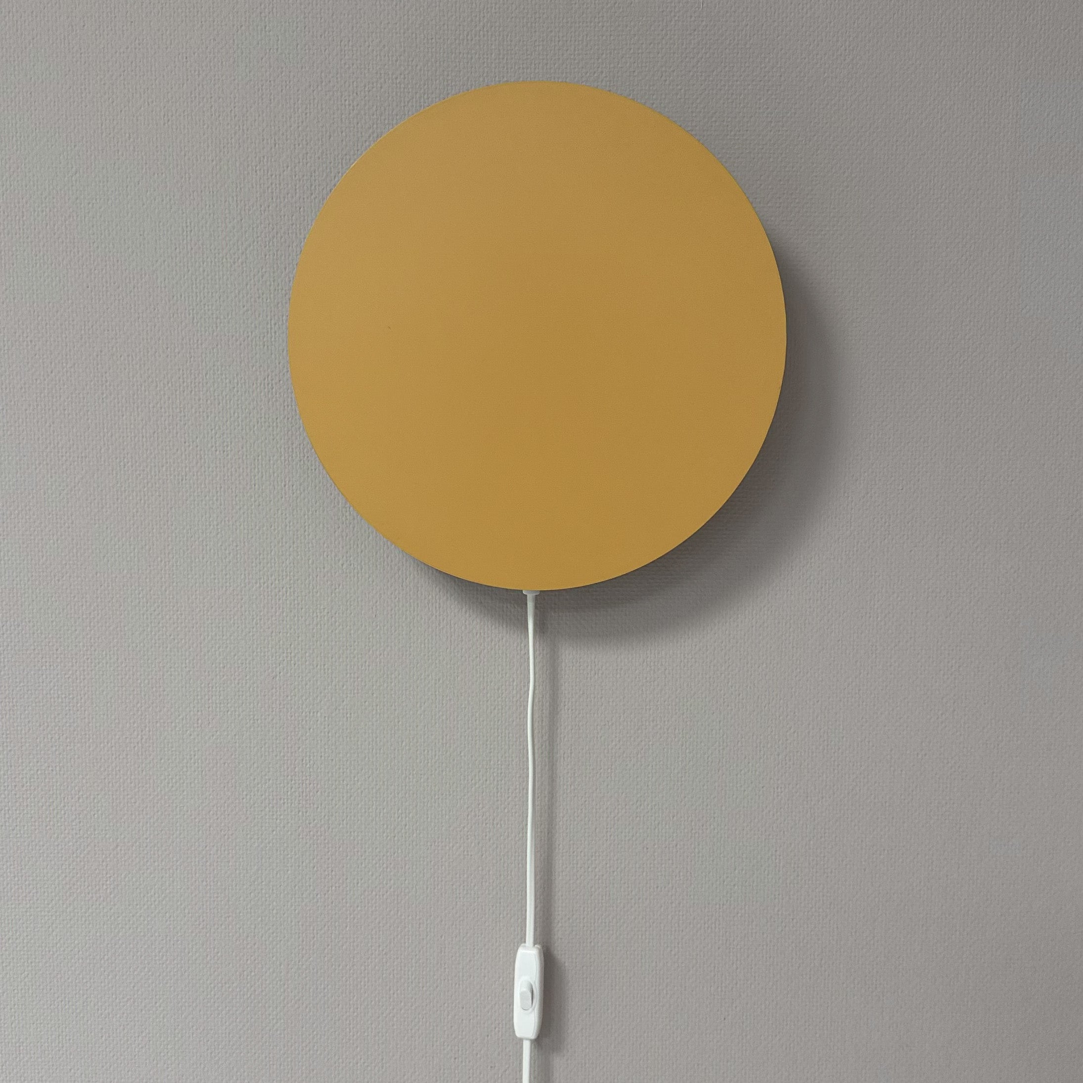 Trævæglampe til børneværelse | cirkel gul
