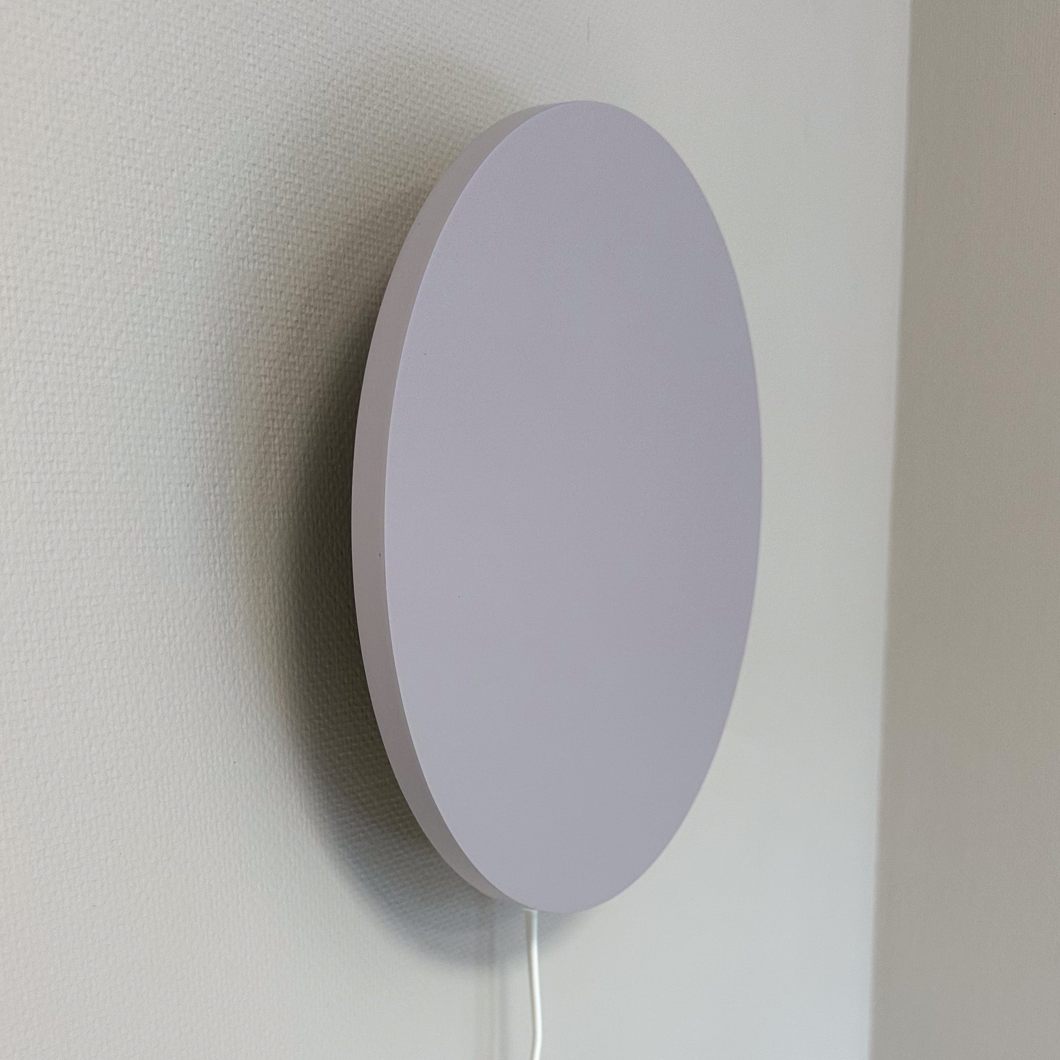 Trævæglampe til børneværelse | cirkel lilla