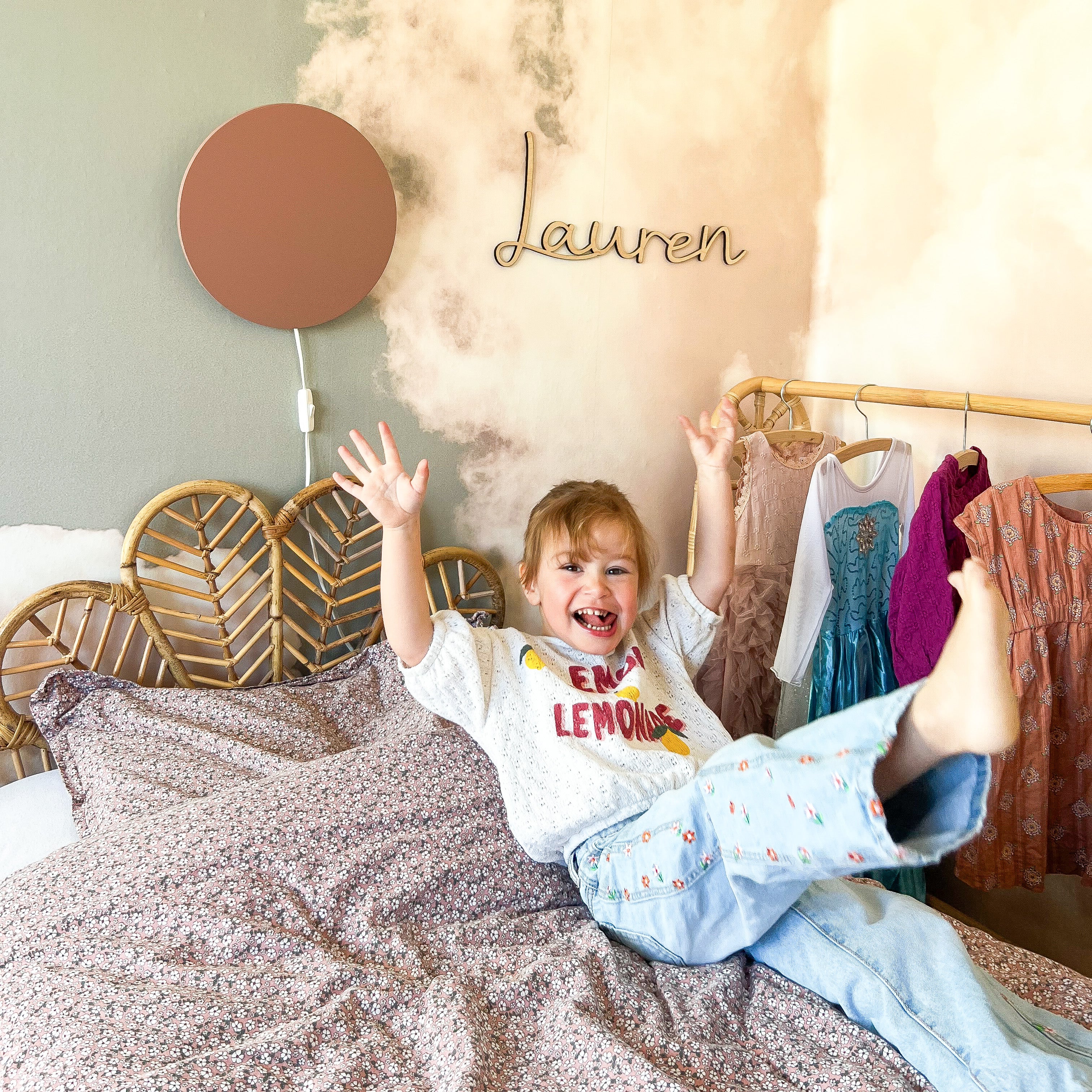 Trævæglampe til børneværelse | cirkel terra pink