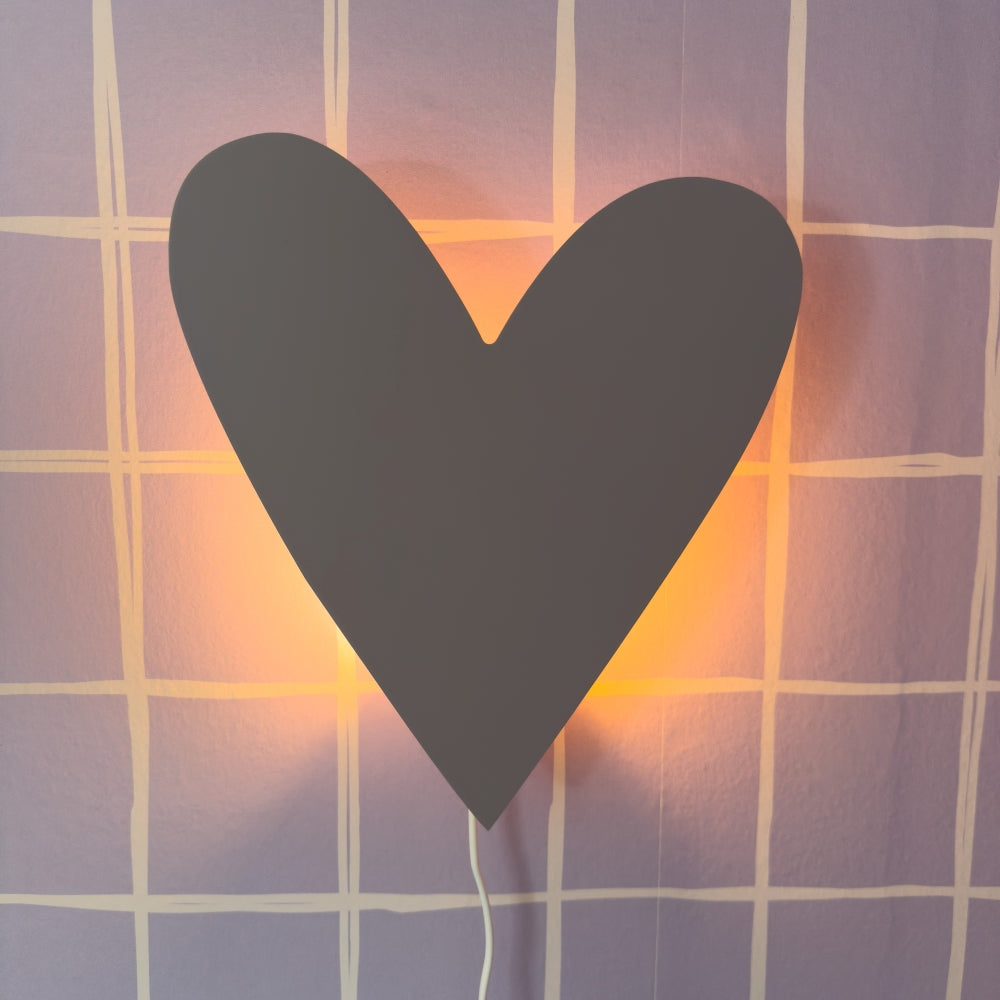 Trævæglampe til børneværelse | Hjerte - Lilla