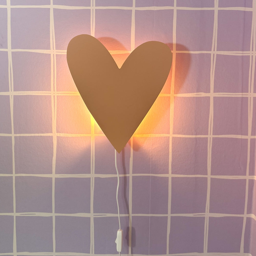 Trævæglampe til børneværelse | Hjerte - peach