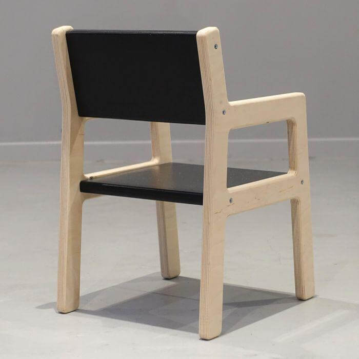 Houten kindermeubelsetje 1-3 jaar | Zwart | Tafeltje + 2 stoeltjes - toddie.nl