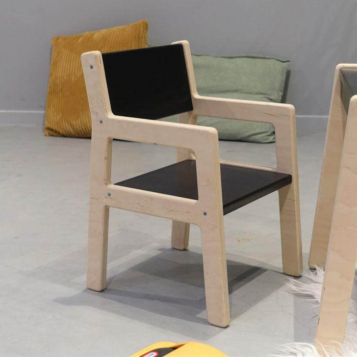 Houten kindermeubelsetje 1-3 jaar | Zwart | Tafeltje + 2 stoeltjes - toddie.nl