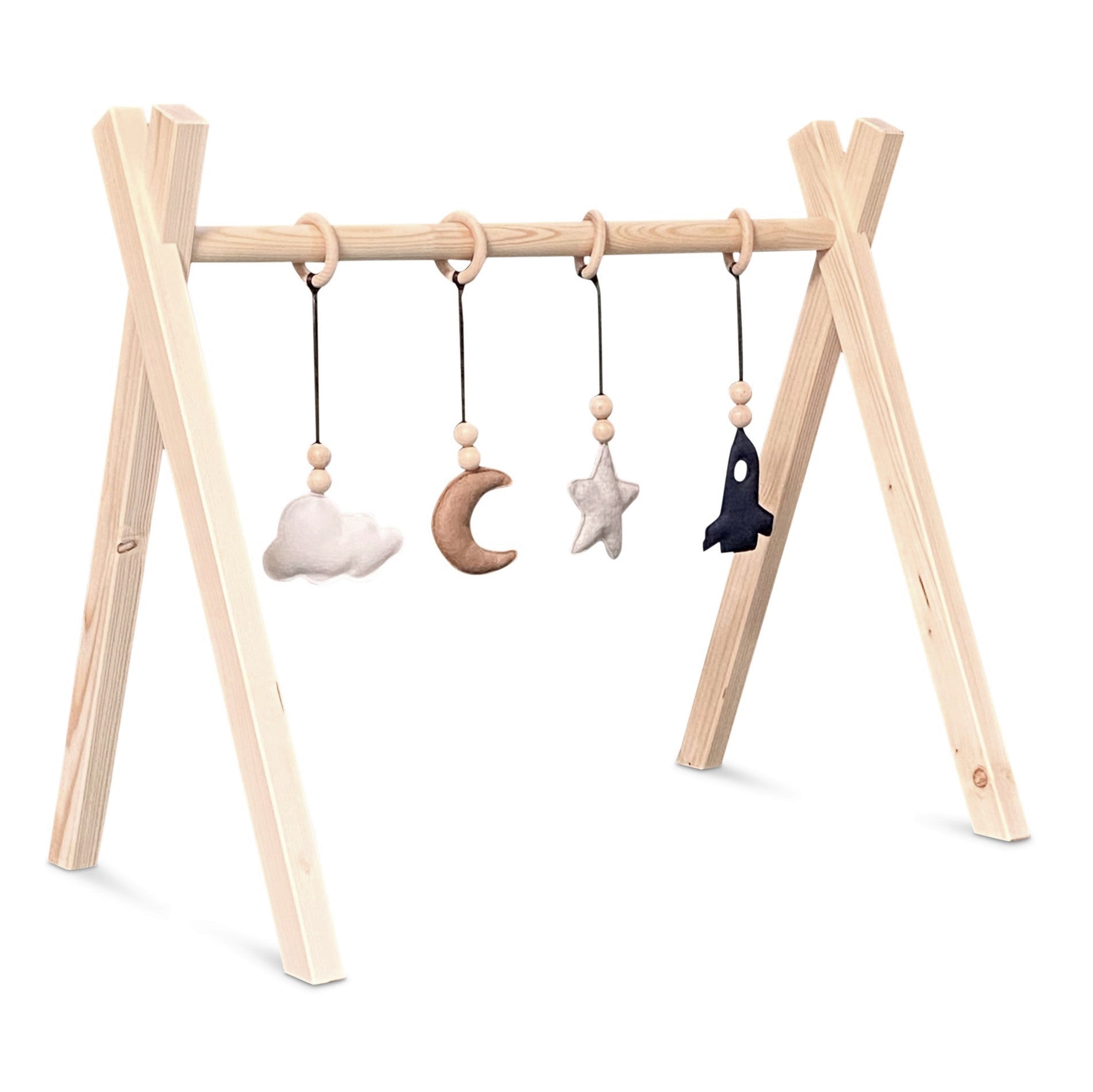 Blank houten babygym, met ruimte vilthangers, Tipi vorm massief hout - toddie.nl