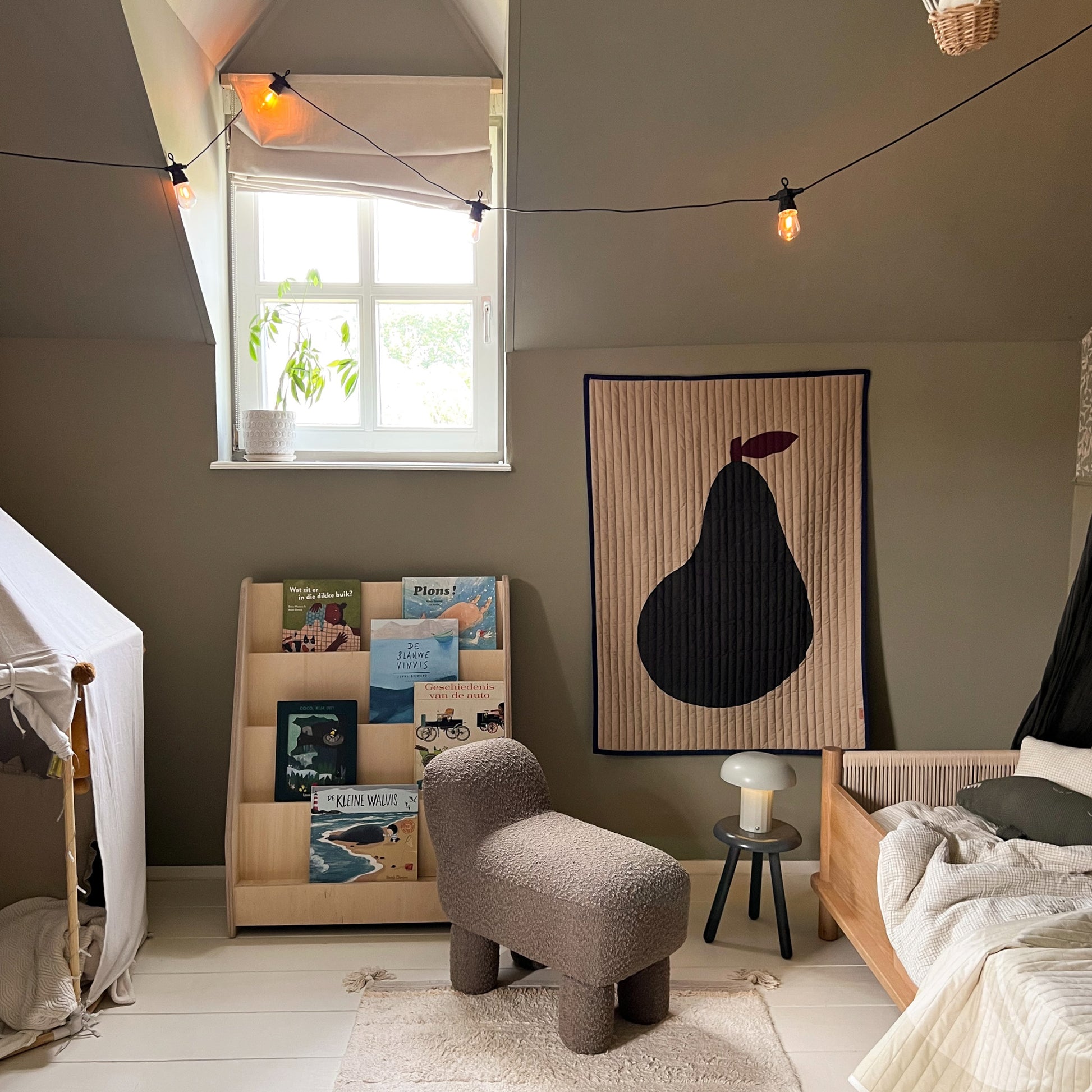Moodie montessori boekenkast kinderkamer | 4 treden - blank - toddie.nl ®