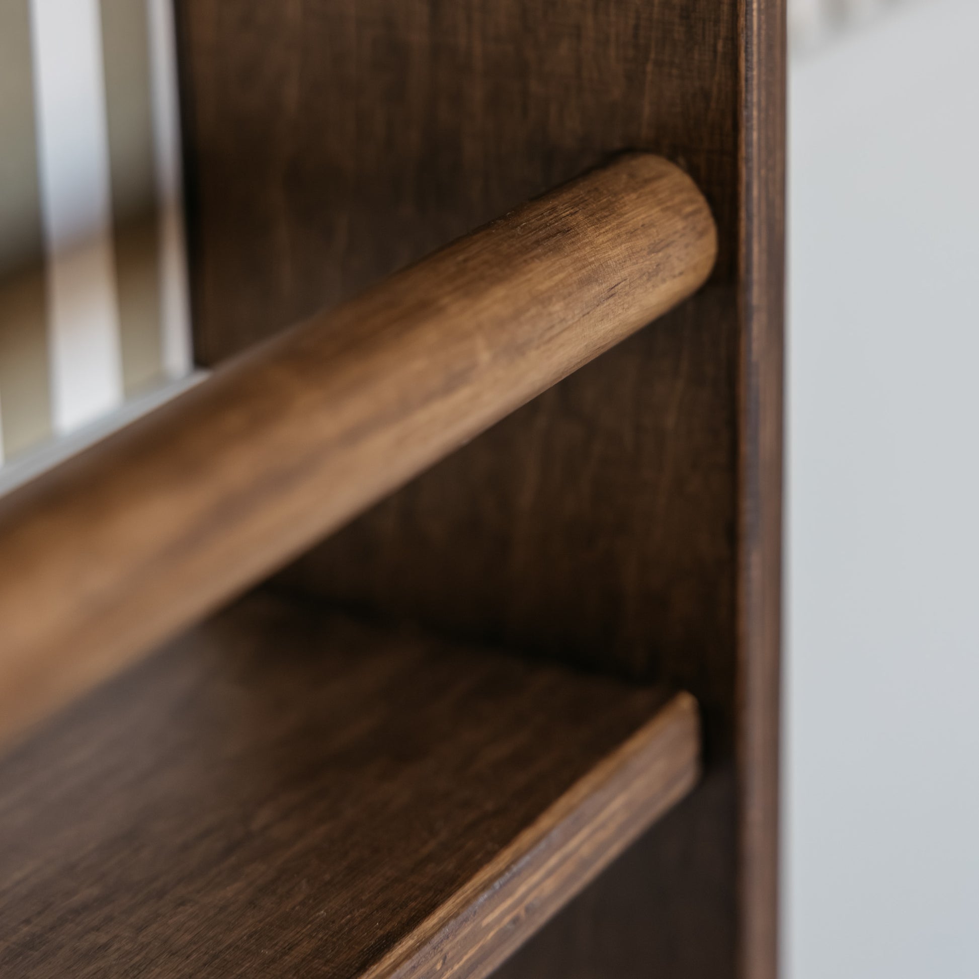 Shelfie montessori boekenrek kinderkamer | 4 planken - Wengé - toddie.nl ®