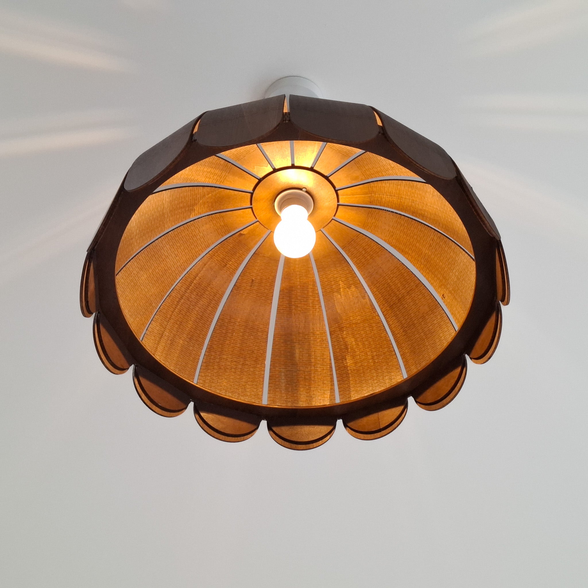 Træhængelampe til børneværelse | Blomst - blank