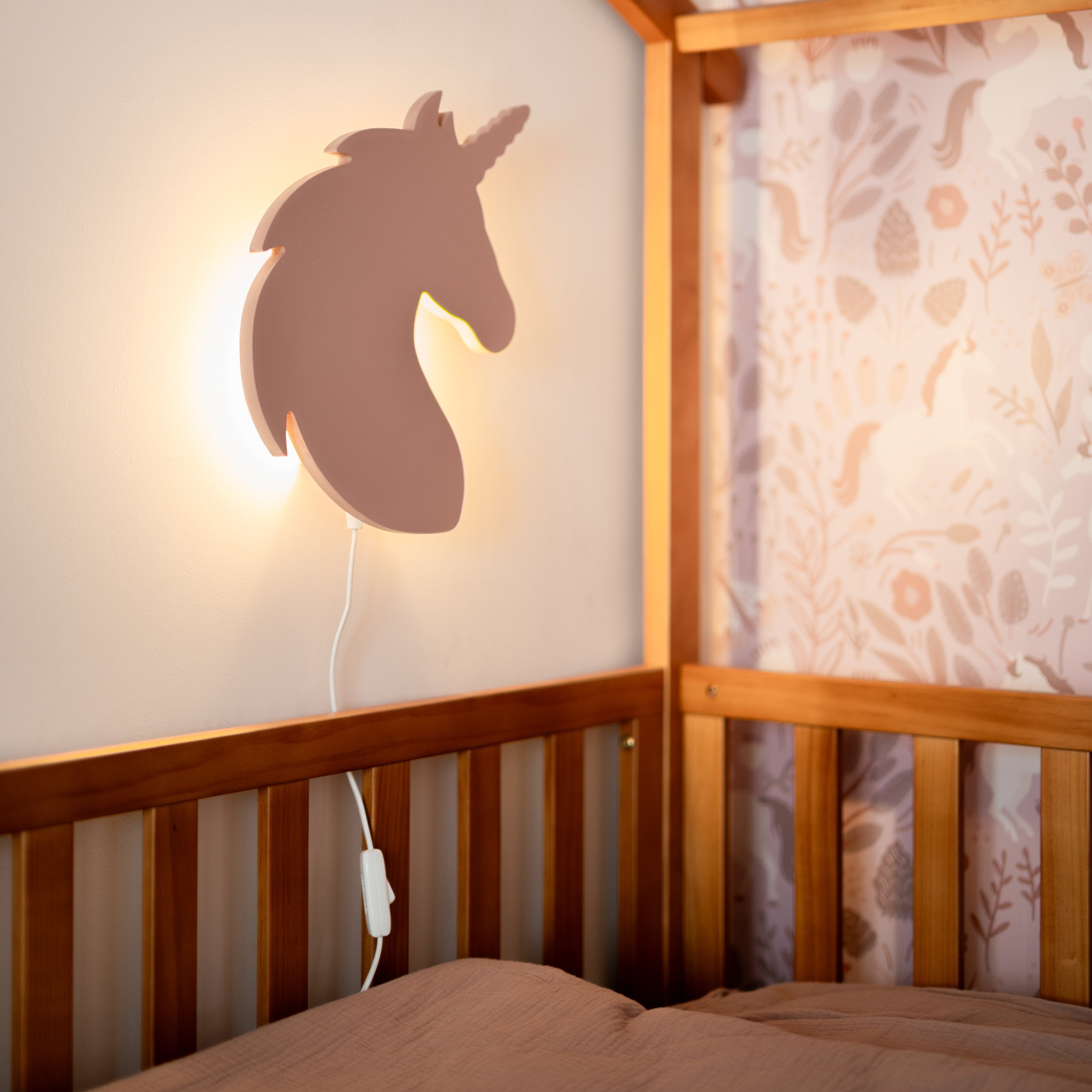 Houten wandlamp kinderkamer | Eenhoorn - terra roze - toddie.nl ®
