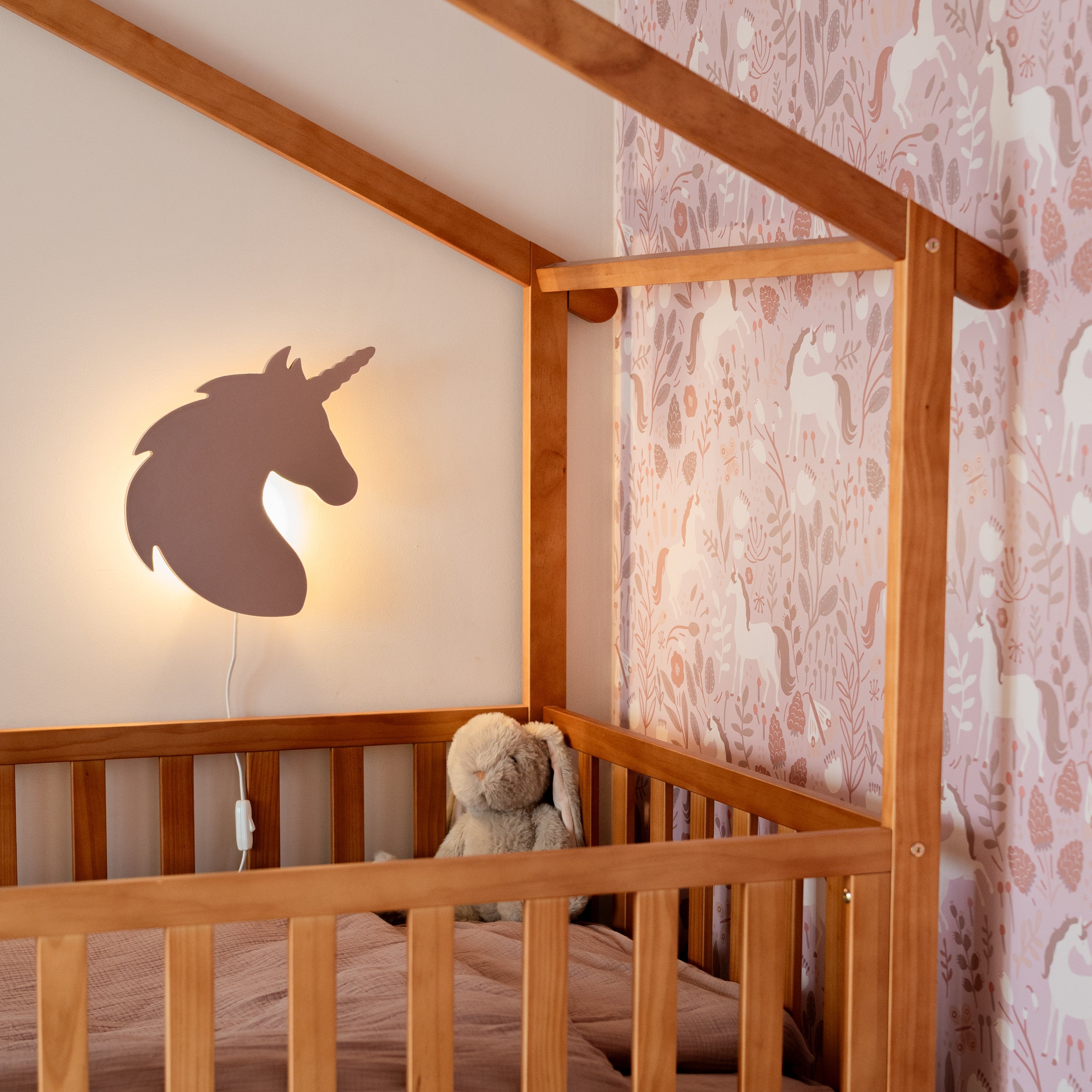 Houten wandlamp kinderkamer | Eenhoorn - terra roze - toddie.nl ®