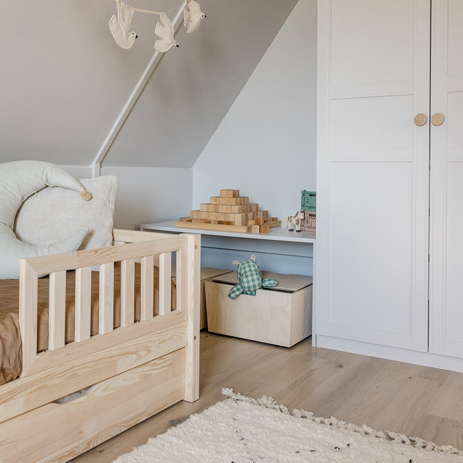 Montessori mobil opbevaringskasse med hjul og låg - blank 