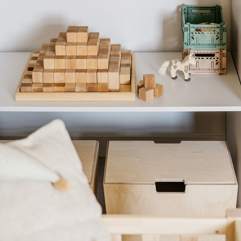 Montessori mobil opbevaringskasse med hjul og låg - blank 