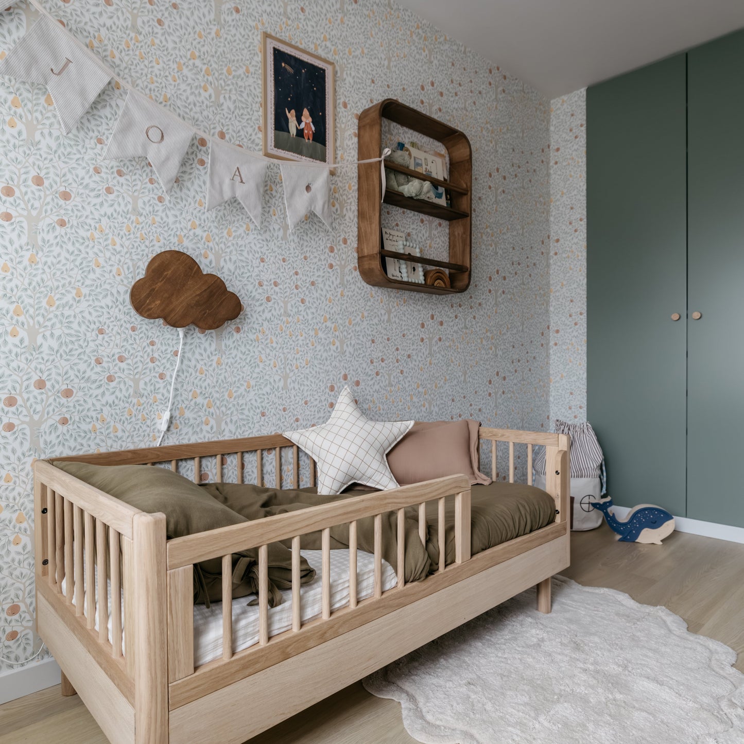 Houten wandlamp kinderkamer | Wolkie - Wengé (walnoot) - toddie.nl ®