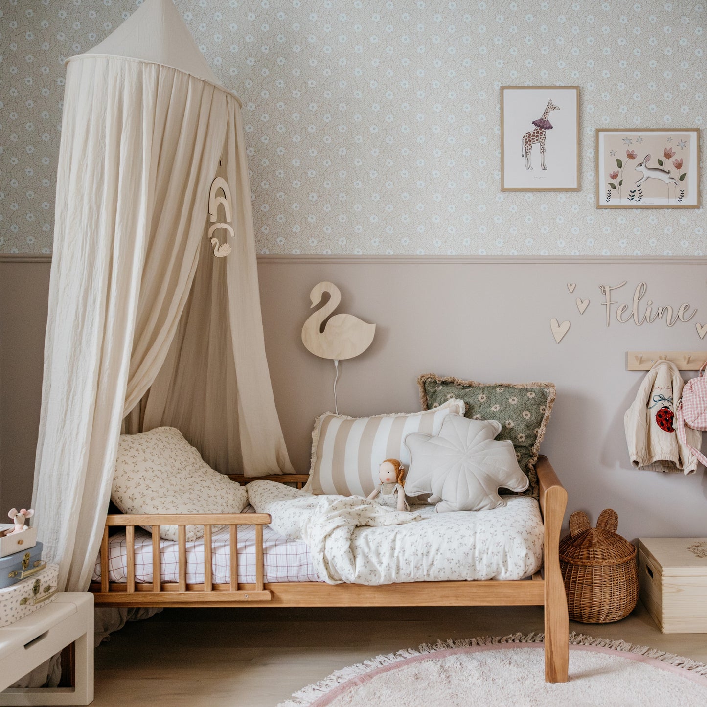 Houten wandlamp kinderkamer | Zwaan - blank - toddie.nl ®