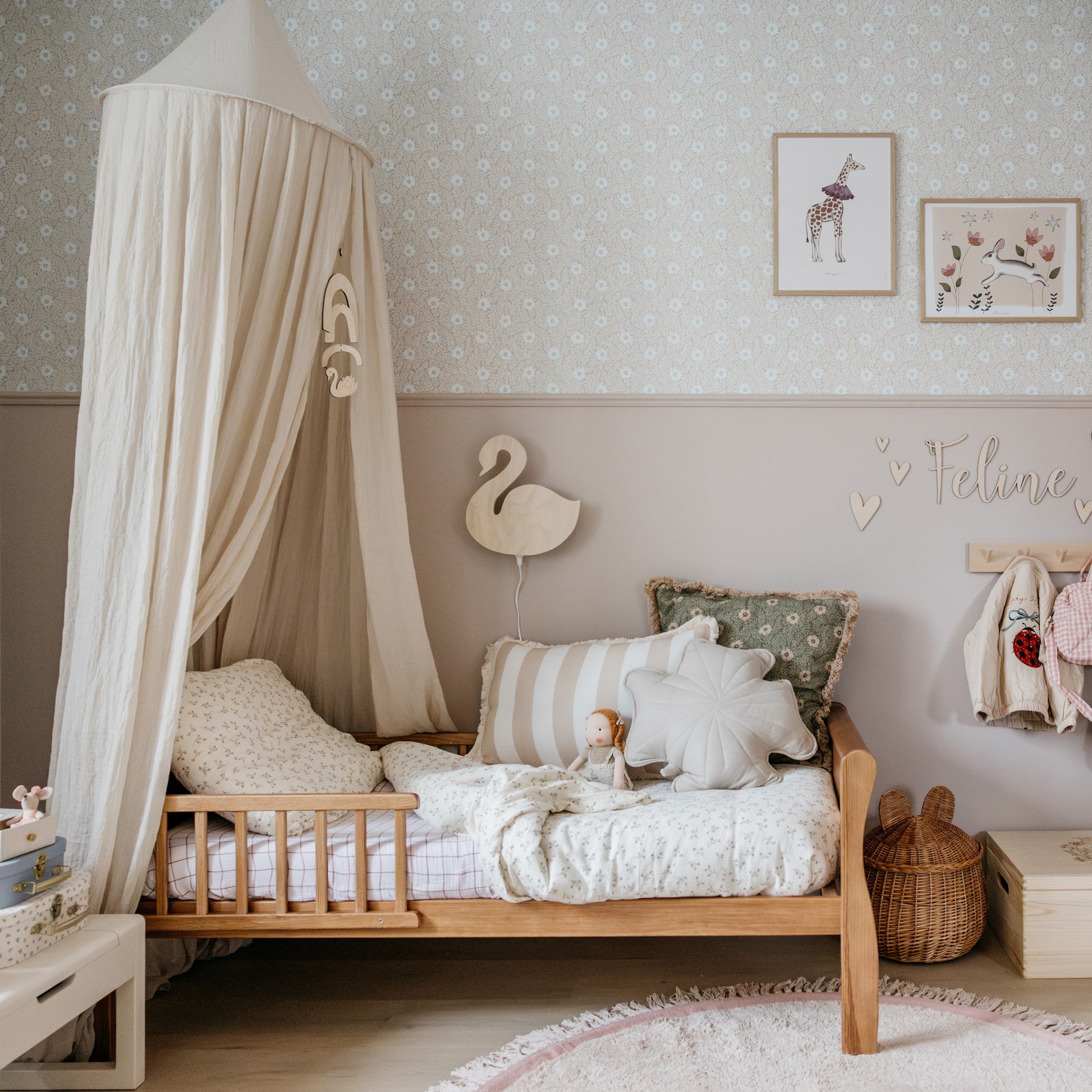 Houten wandlamp kinderkamer | Zwaan - blank - toddie.nl ®