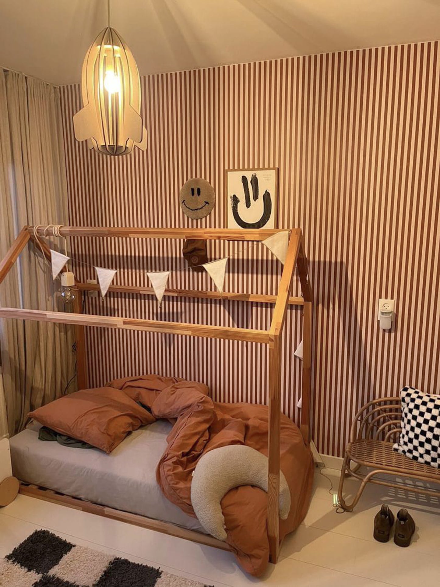 Houten hanglamp kinderkamer | Raket - blank - toddie.nl ®
