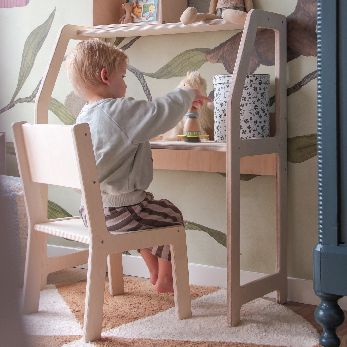 Moodie montessori houten bureau kinderkamer 2-7 jaar | Met stoel - blank - toddie.nl ®