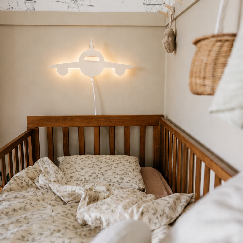 Houten wandlamp kinderkamer | Vliegtuig - blank - toddie.nl ®