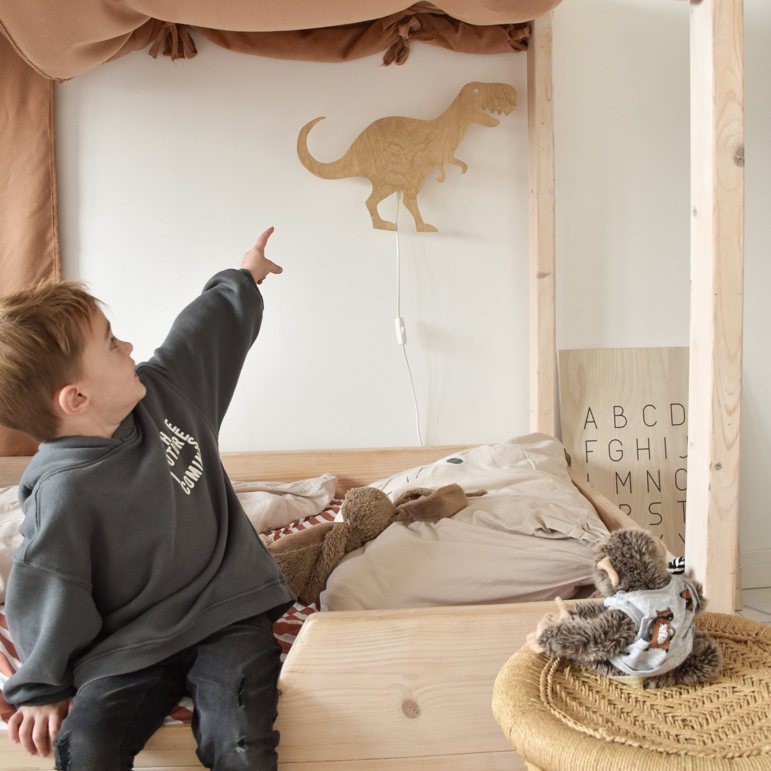 Hölzerne Wandleuchte Kinderzimmer | Tyrannosaurus - natur Wandleuchte toddie.de   