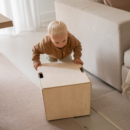 Montessori rijdende opbergkist met zwenkwieltjes en deksel - blank - toddie.nl ®