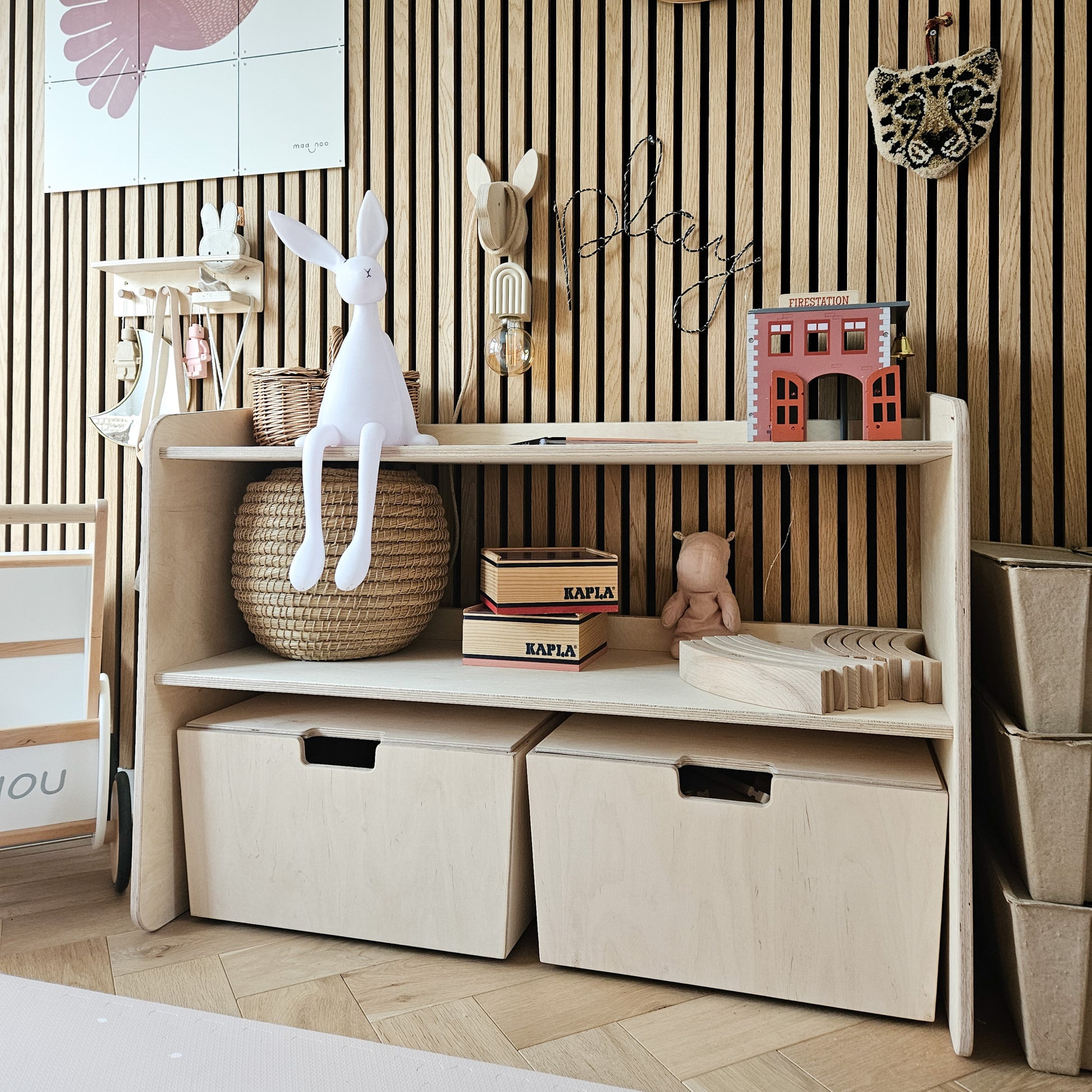 Jollie montessori open speelgoedkast + rijdende opbergkisten | Boekenkast 2 planken - blank - toddie.nl ®