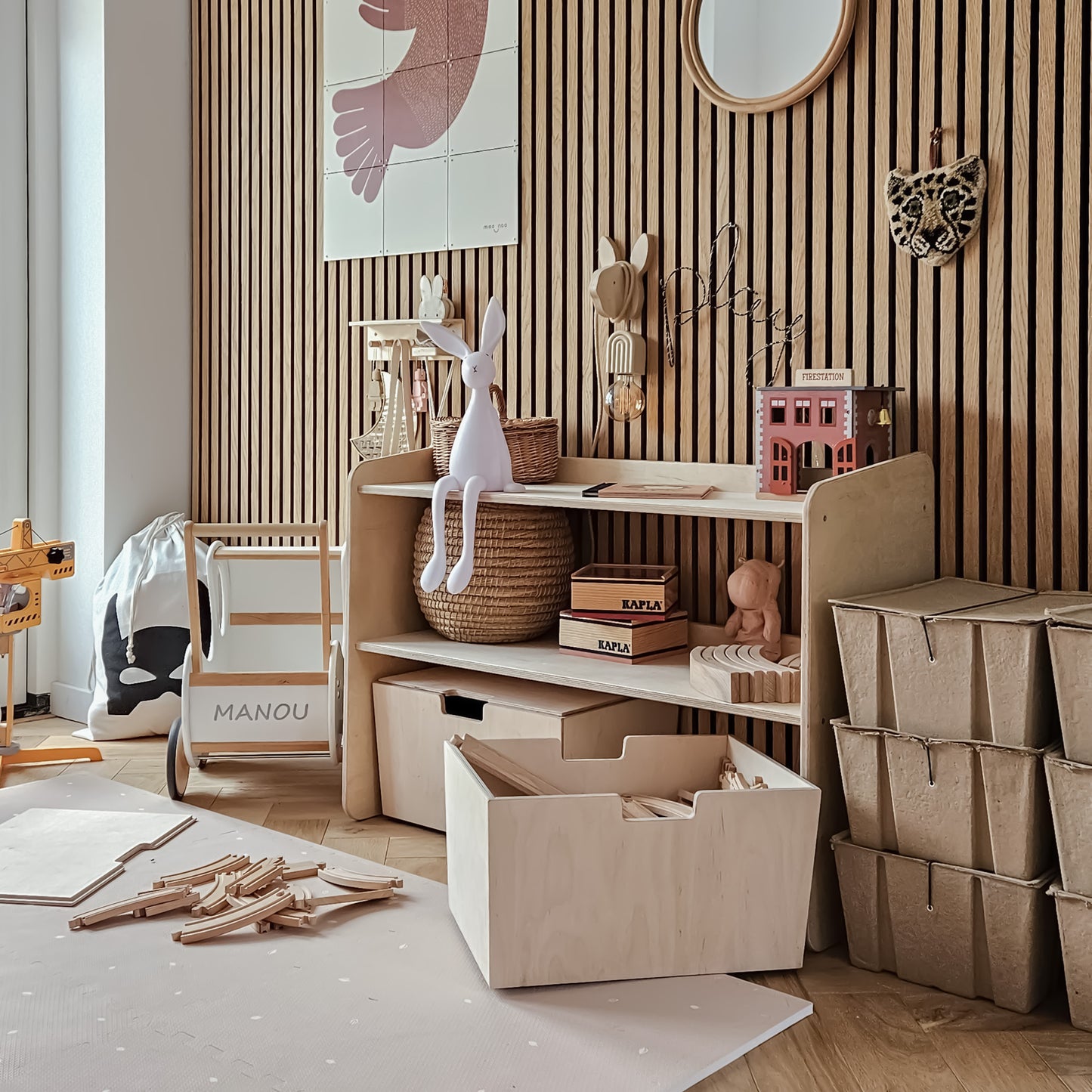 Jollie montessori open speelgoedkast + rijdende opbergkisten | Boekenkast 2 planken - blank - toddie.nl ®