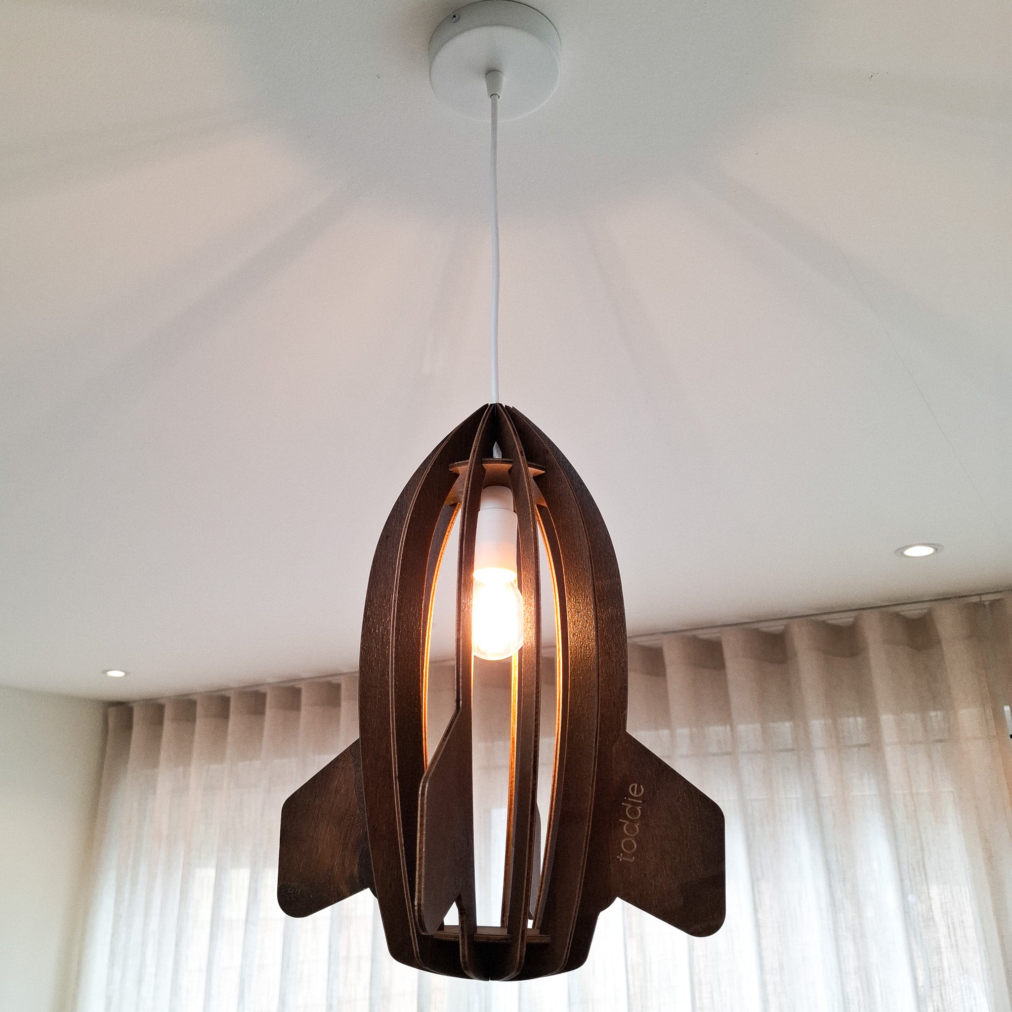 Træhængelampe til børneværelse | Raket - Wengé