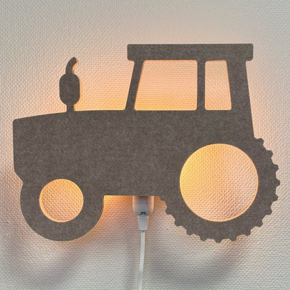 Væglampe i filt traktor sandbeige – lampe tændt