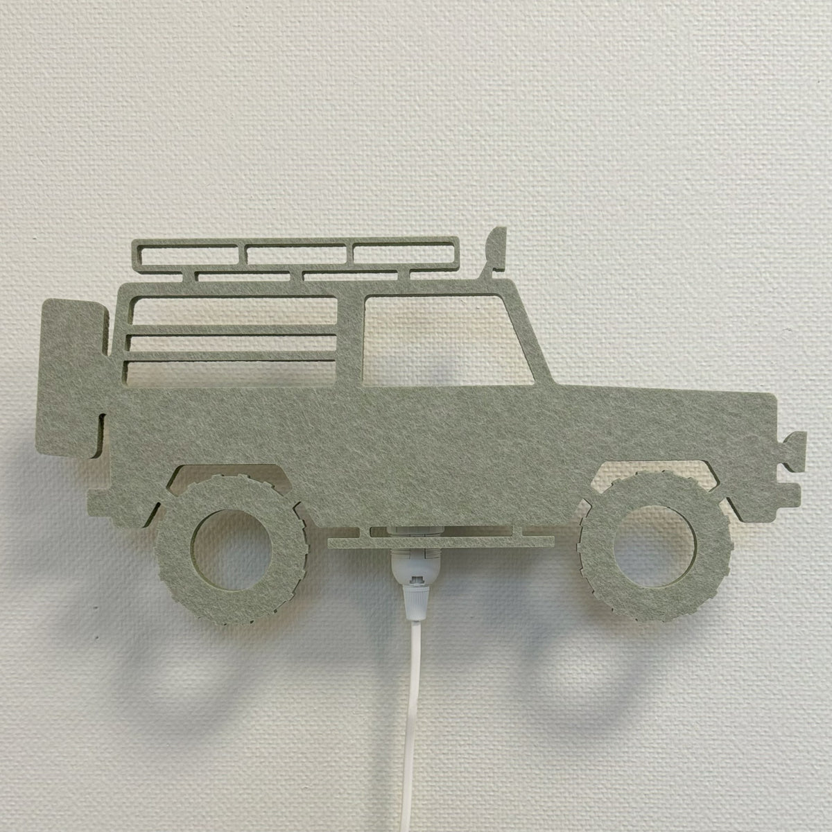 Væglampe i filt 4x4-jeep salviegrøn – lampe slukket