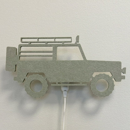 Væglampe i filt 4x4-jeep salviegrøn – lampe slukket