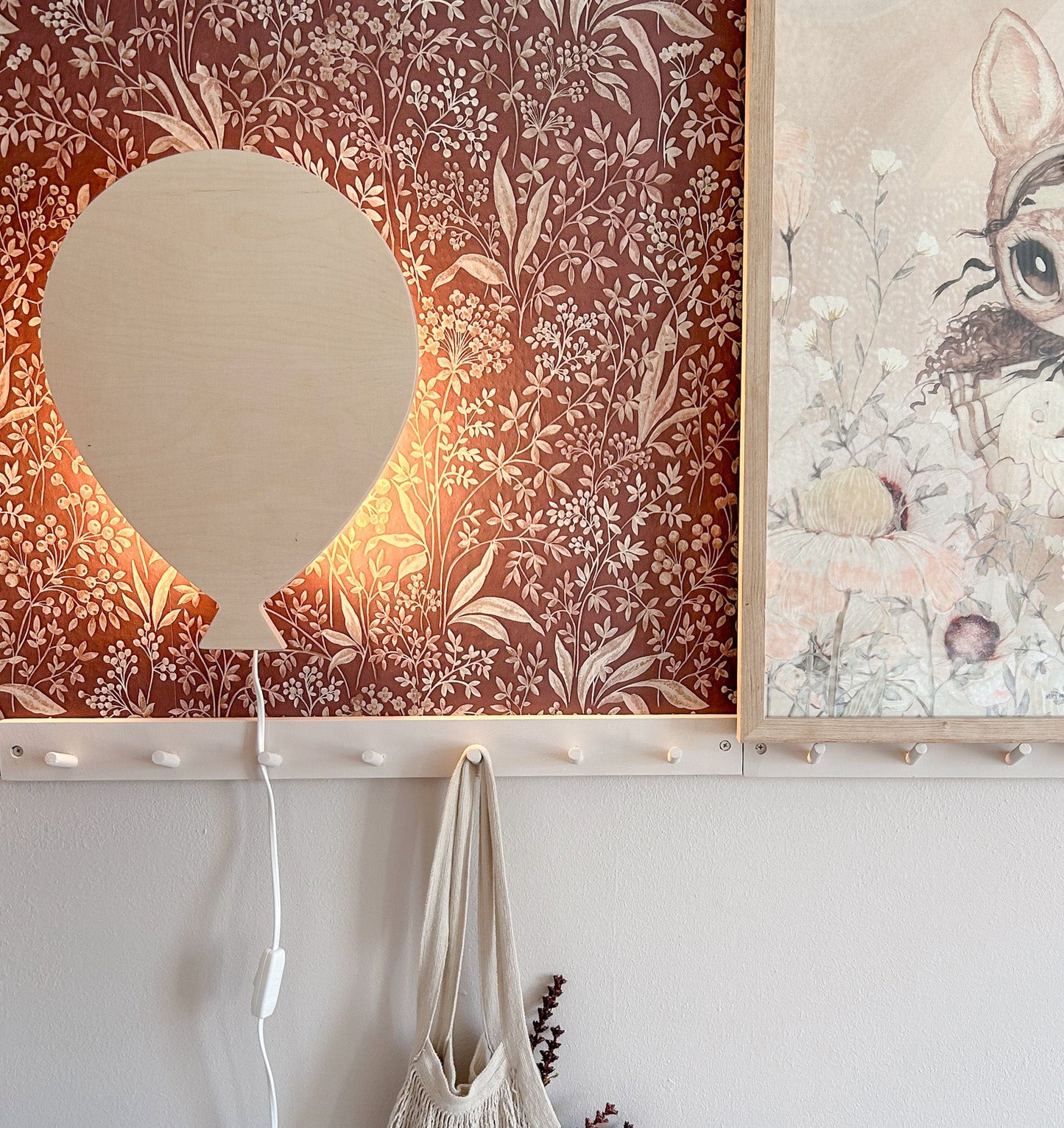 Houten wandlamp kinderkamer | Ballon - blank - toddie.nl ®
