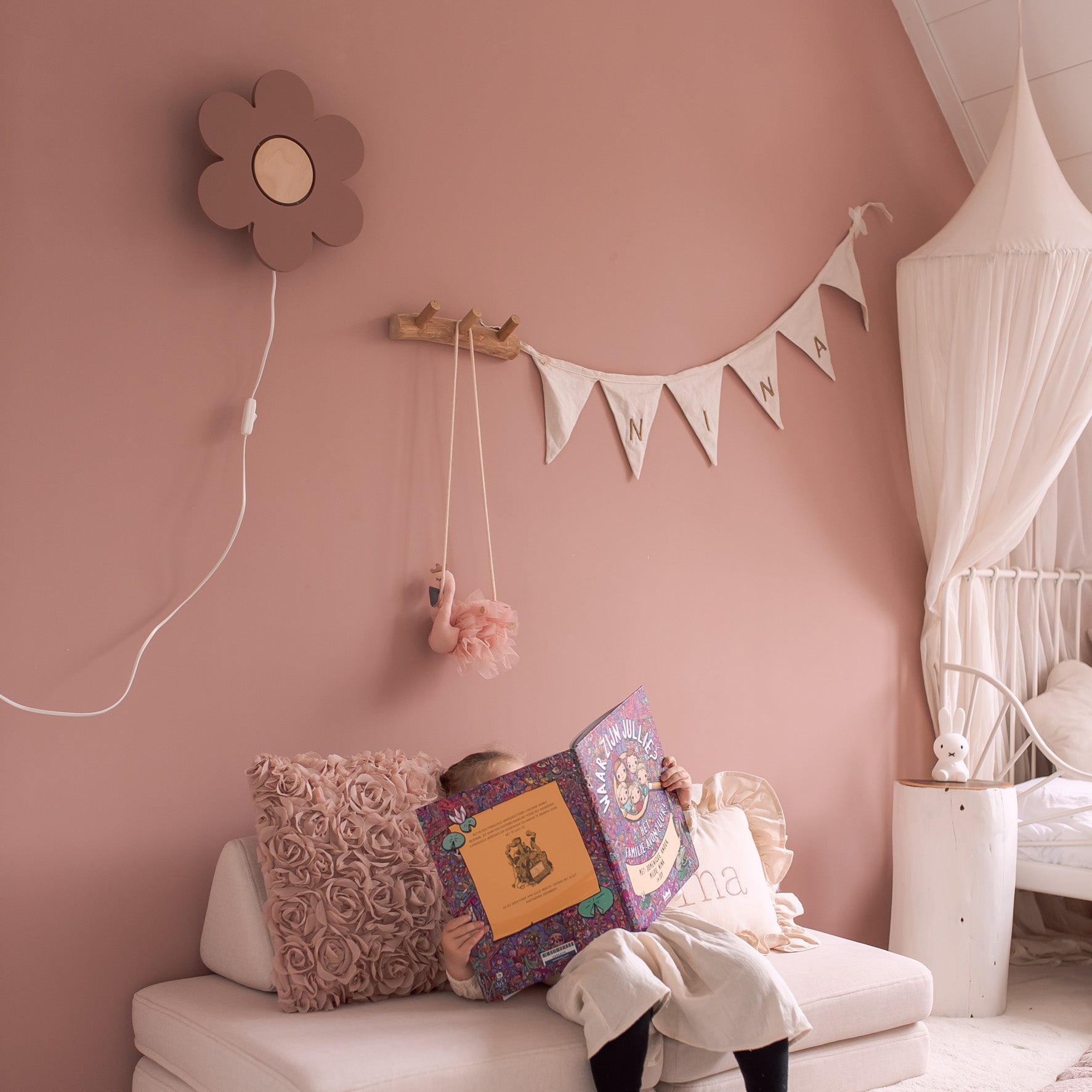 Houten wandlamp kinderkamer | Bloem - terra roze - toddie.nl ®
