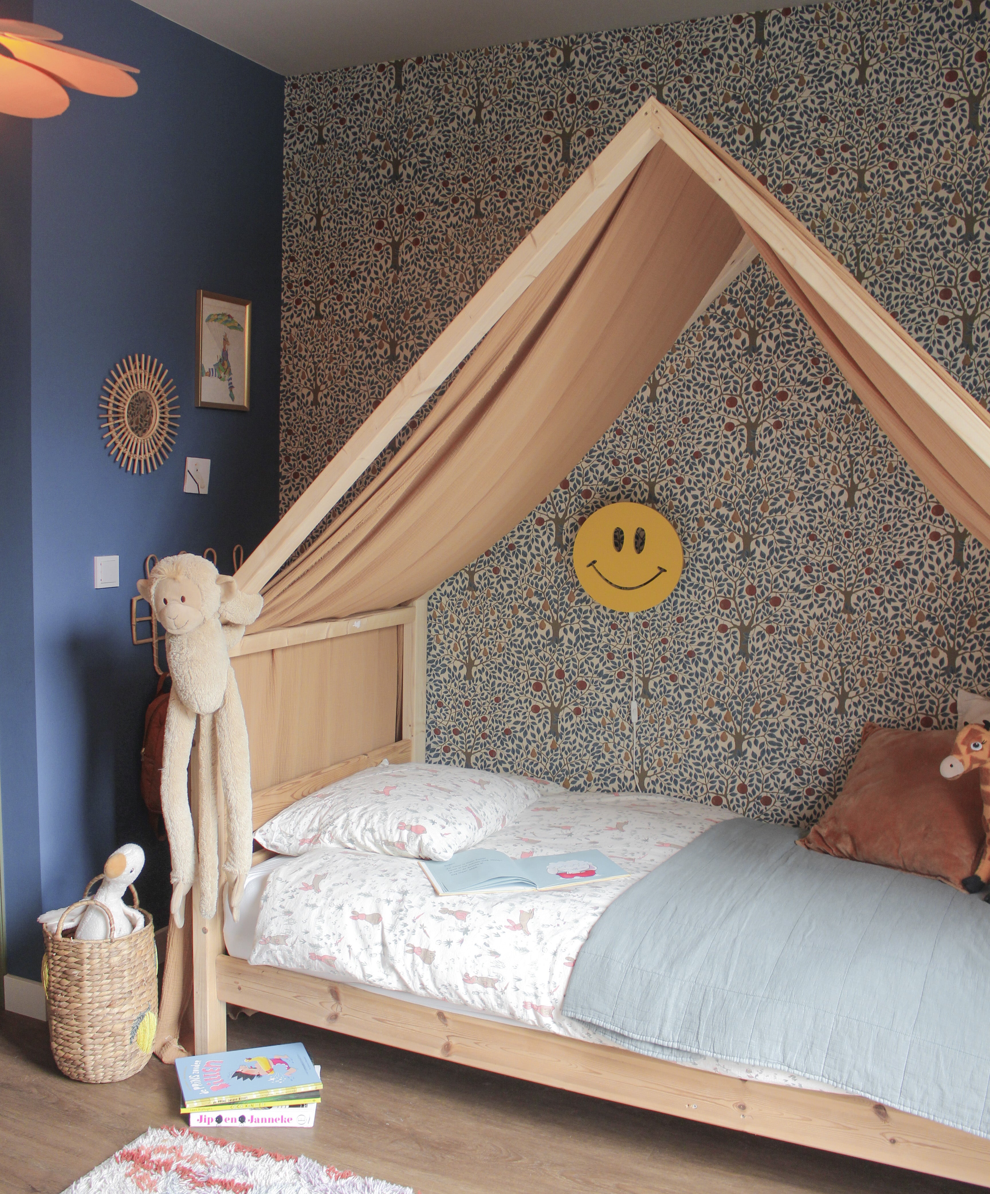 Houten wandlamp kinderkamer | Smiley - geel