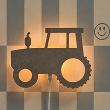 Væglampe i filt til børneværelset | Traktor – sandbeige