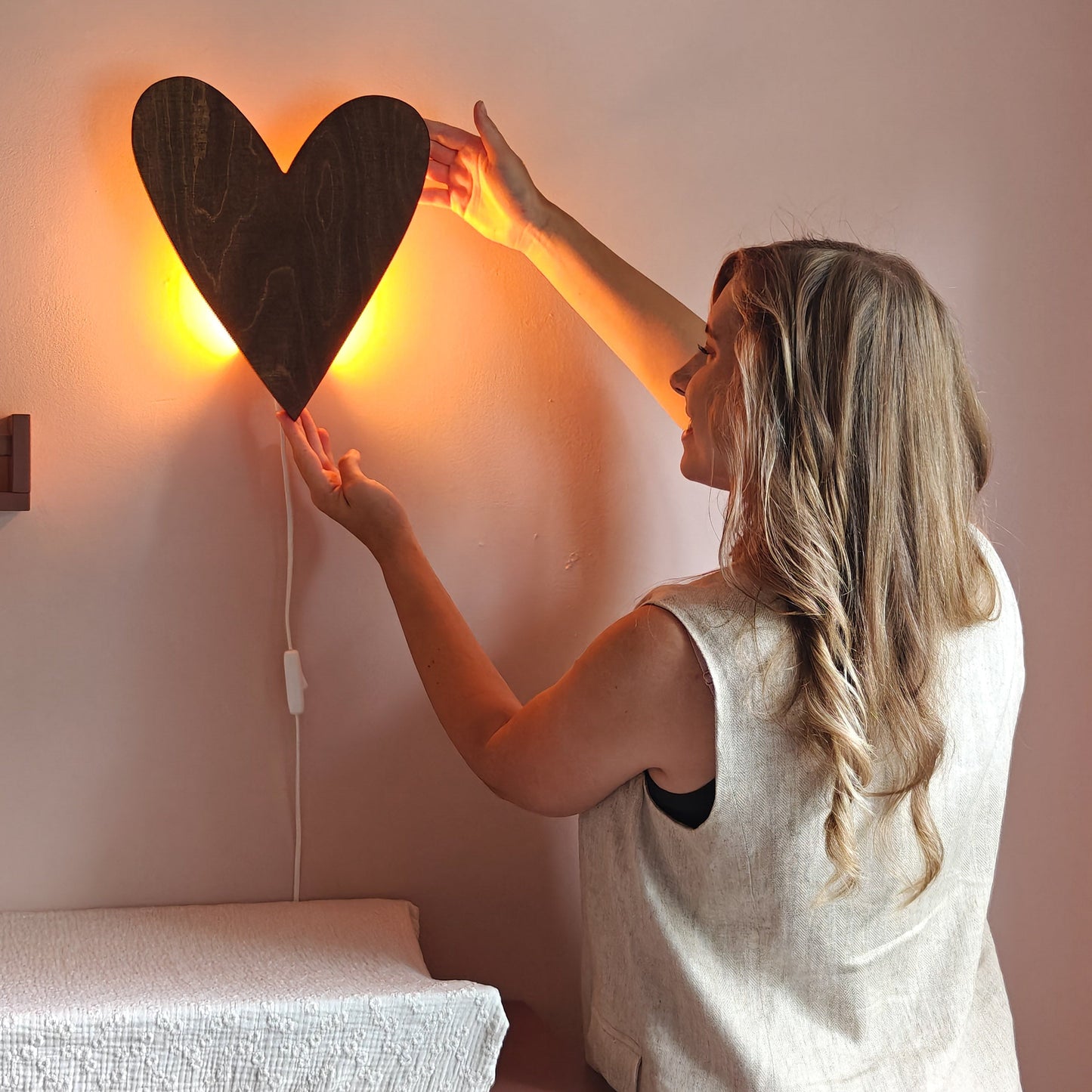 Houten wandlamp kinderkamer | Hart - Wengé - toddie.nl ®
