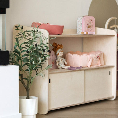 Jollie Montessori speelgoedkast met schuifdeurtjes | Boekenkast 3 planken - blank - toddie.nl ®