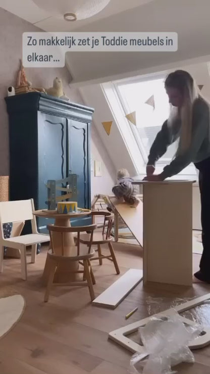 Moodie Montessori træskrivebord til børneværelset, 2–7 år | Med stol – ubehandlet