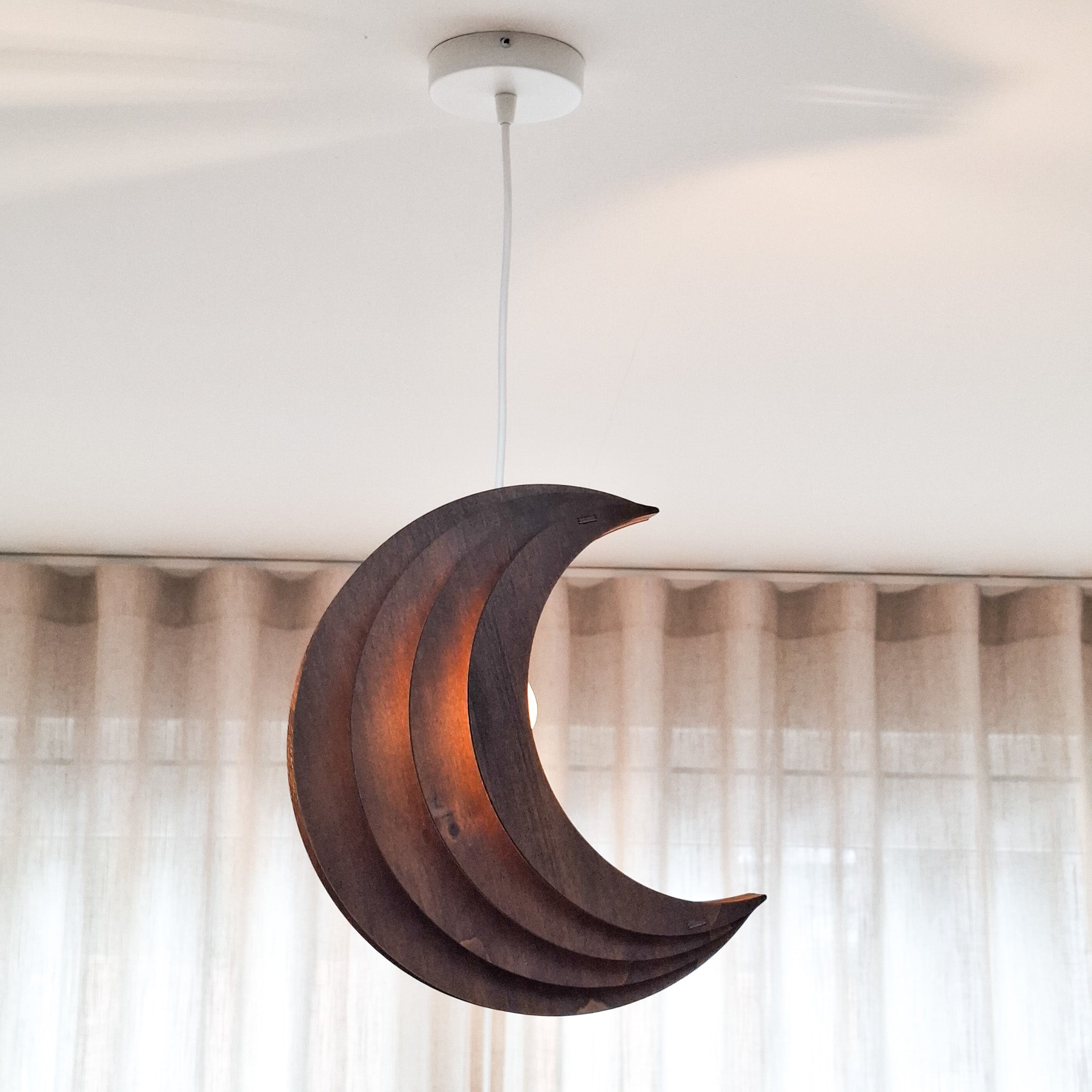 Houten hanglamp kinderkamer | Maan - Wengé - toddie.nl ®