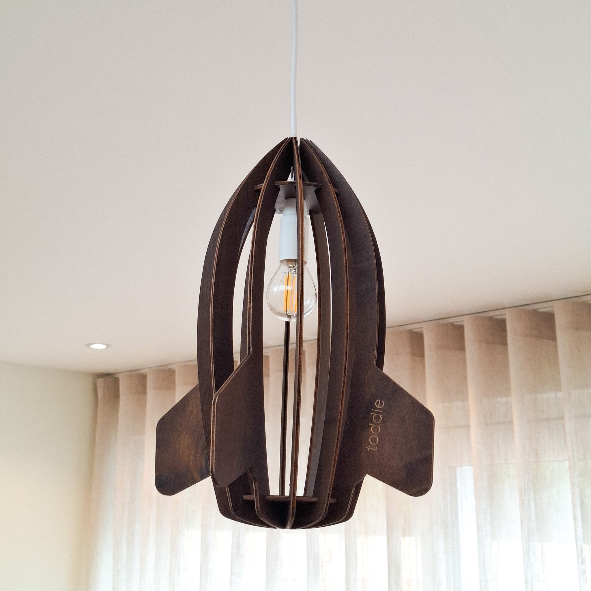 Houten hanglamp kinderkamer | Raket - Wengé - toddie.nl ®
