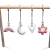 Holz Babygym | Massiver Holzspielbogen mit Blume und Regenbogen hängespielzeuge - natur Spielbogen + Hängespielzeuge toddie.de   