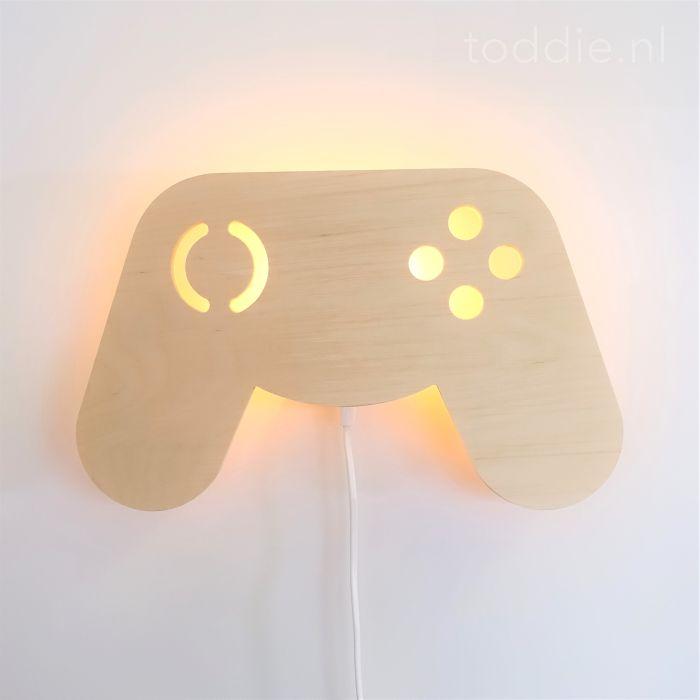 Hölzerne Wandleuchte Kinderzimmer | Gamecontroller - natur Wandleuchte toddie.de   