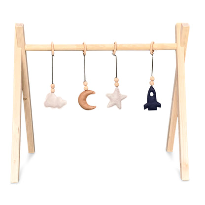 Blank houten babygym, met ruimte vilthangers, Tipi vorm massief hout - toddie.nl