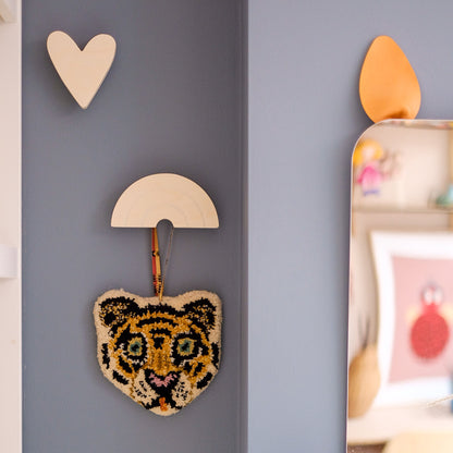 Blank houten wandhaken kinderkamer | Regenboog en hart - toddie.nl